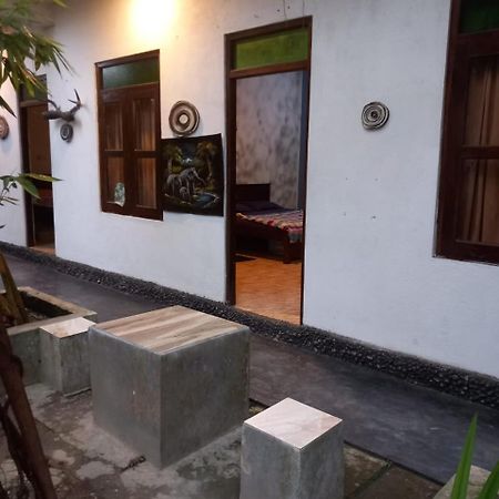 Suninn Hostel And Surf School Weligama Ngoại thất bức ảnh