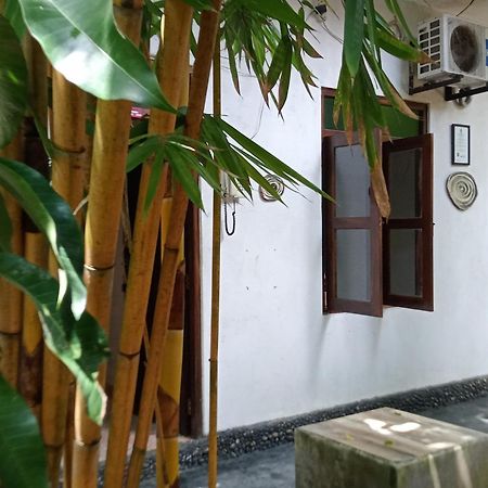 Suninn Hostel And Surf School Weligama Ngoại thất bức ảnh