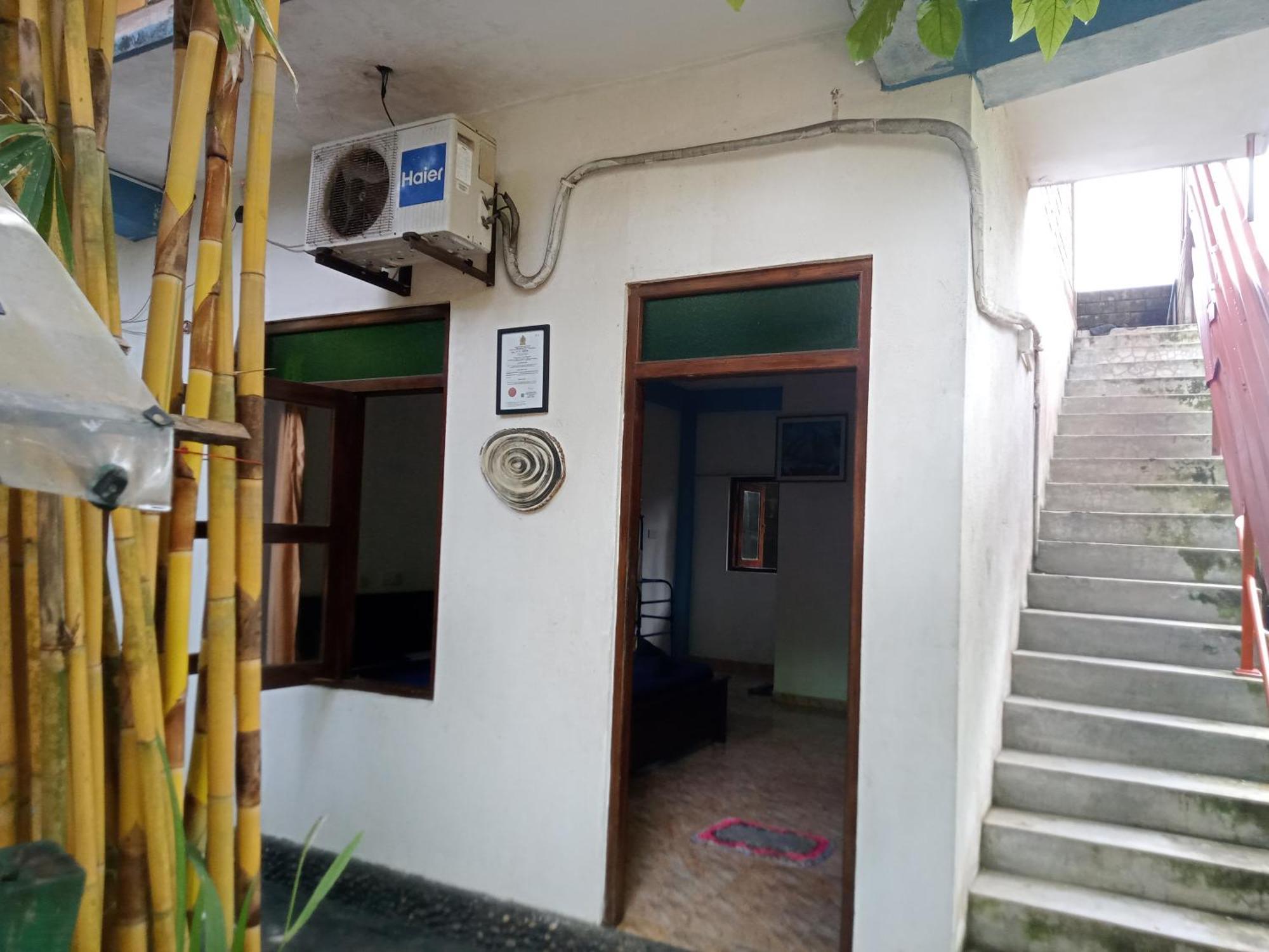 Suninn Hostel And Surf School Weligama Ngoại thất bức ảnh