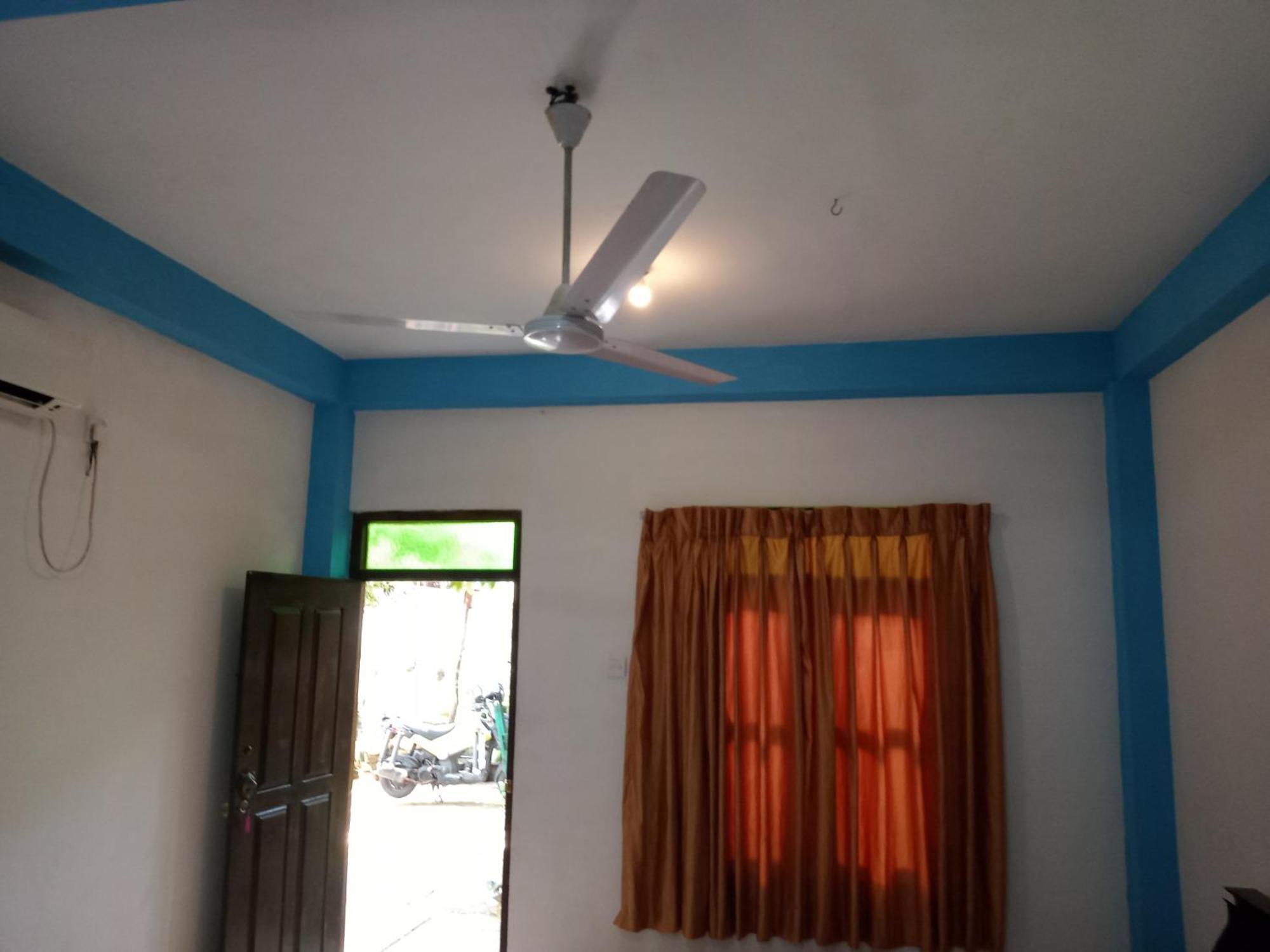 Suninn Hostel And Surf School Weligama Ngoại thất bức ảnh